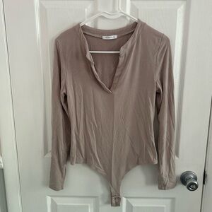 Reoria v-neck bodysuit